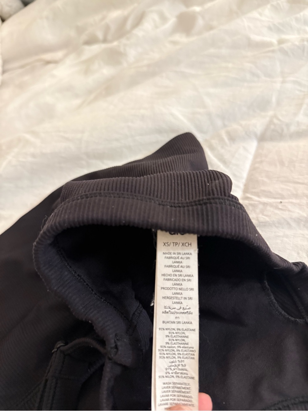 ALO Yoga Black Ribbed Cropped Tank - Picture 3 of 4
